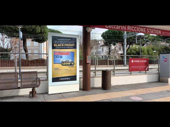 Bodenständer, ultrahohe Helligkeit, sonnenlichtlesbare digitale Totem-Dooh-Werbung, LCD-Außenschilder